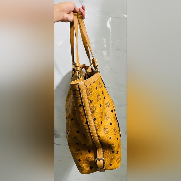 SOLD!!Mcm travel tote bag - Picture 4 of 8